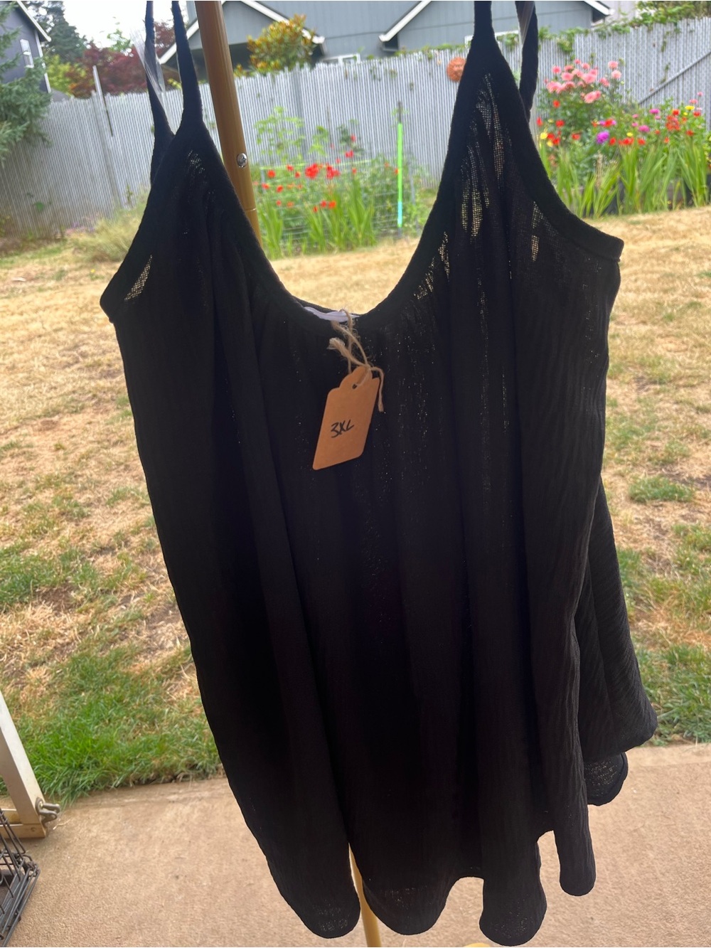 Black Sleeveless Flowy Cami Tank